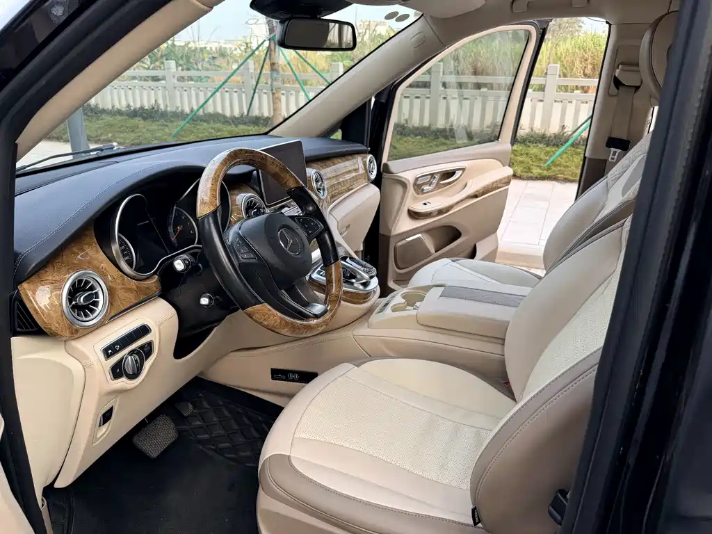 MERCEDES-BENZ V CLASS