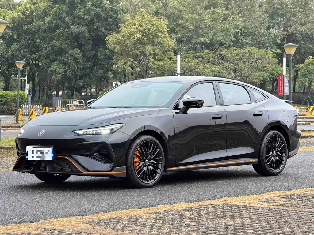 2025 Changan UNI-V - zdjęcie 1 z 30
