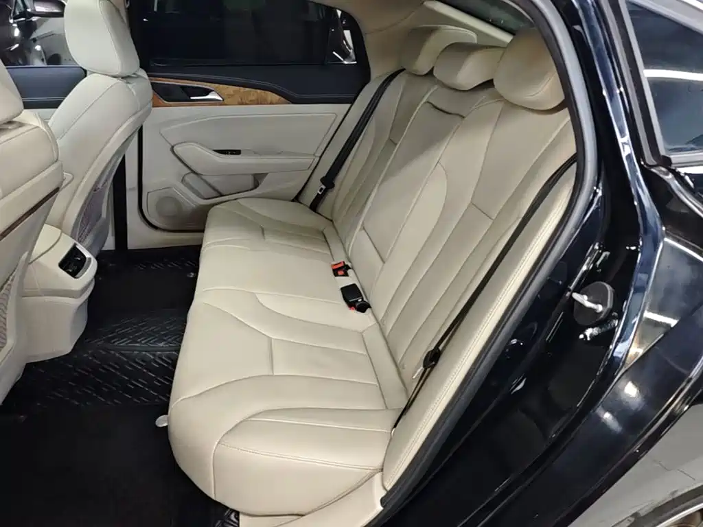 Hongqi Hongqi H5 — миниатюра 17