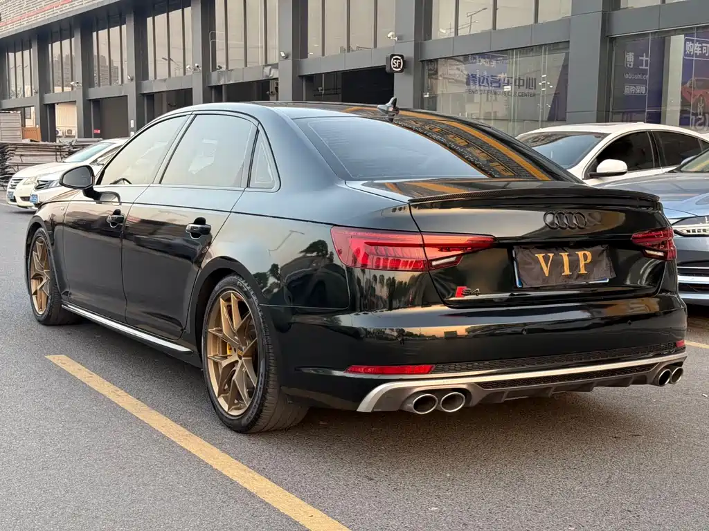 Audi A4L 2019 45 TFSI quattro Sport VI