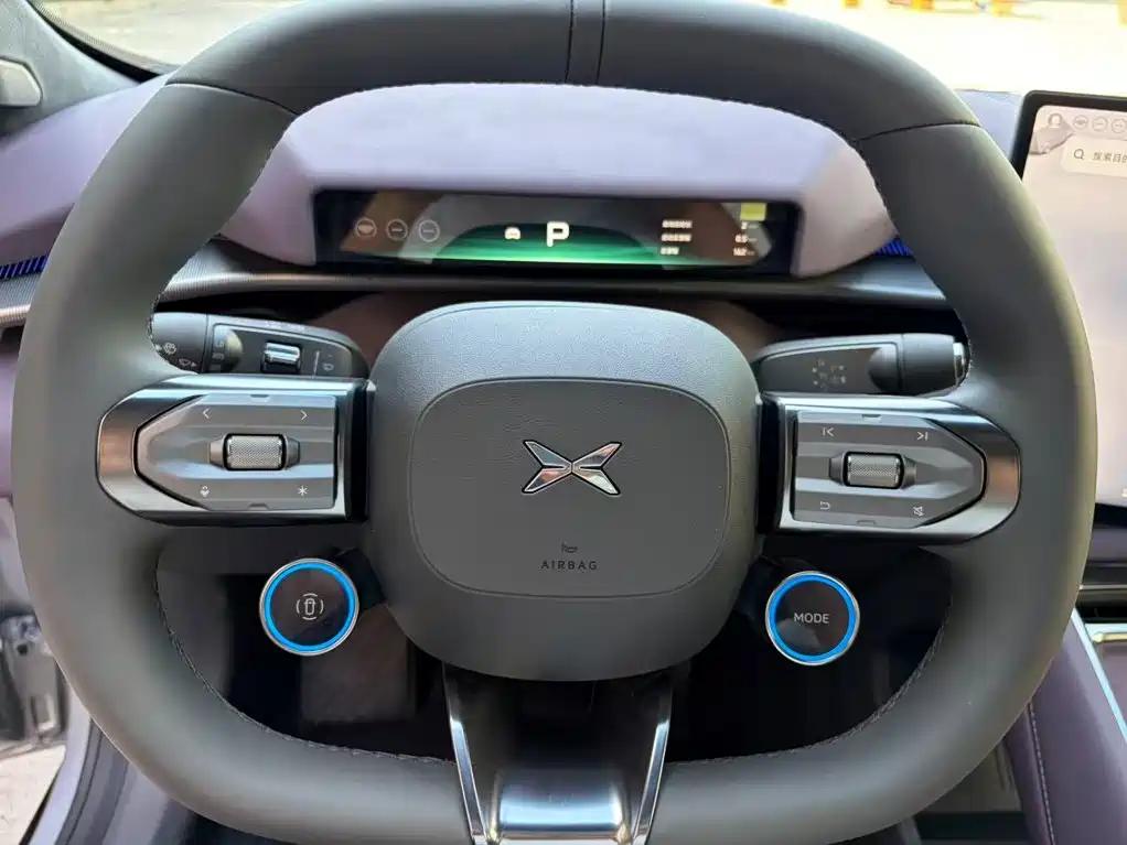 XPeng P7 — миниатюра 11