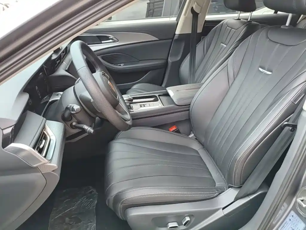 Hongqi Hongqi H5 — миниатюра 15