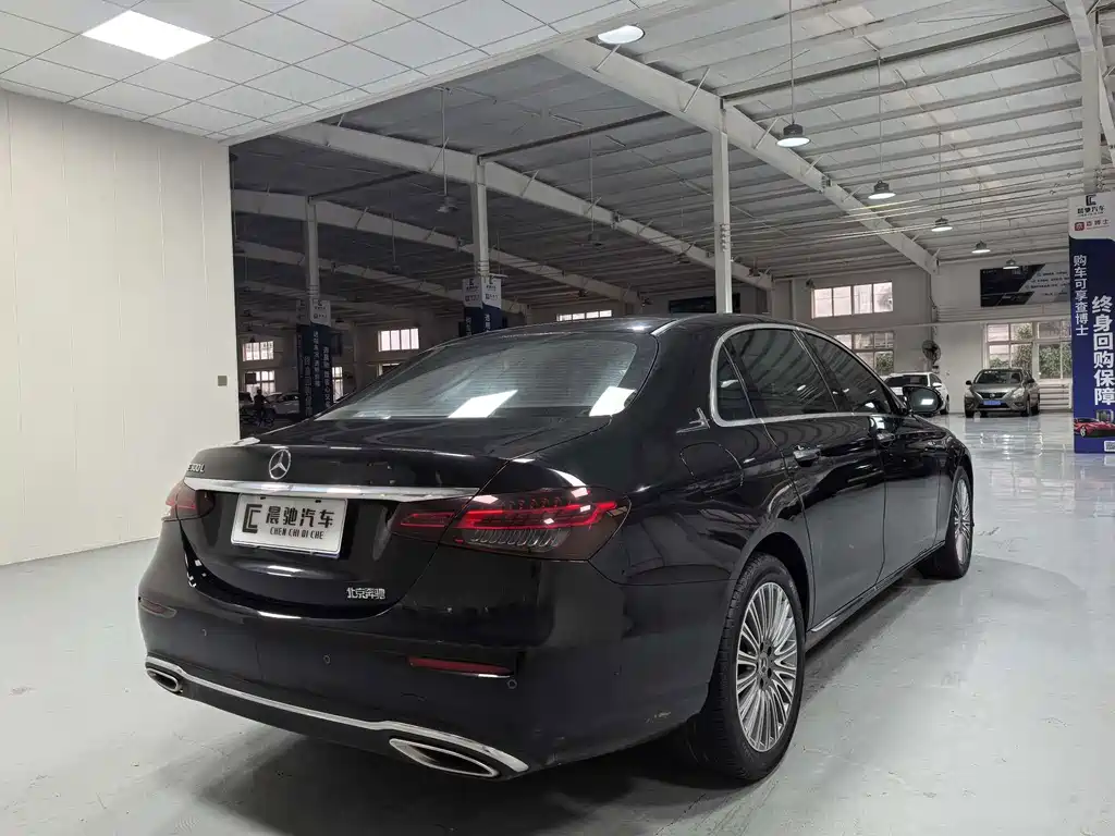 Mercedes-Benz E-Class — миниатюра 4