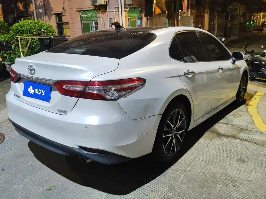 Toyota Camry — миниатюра 3