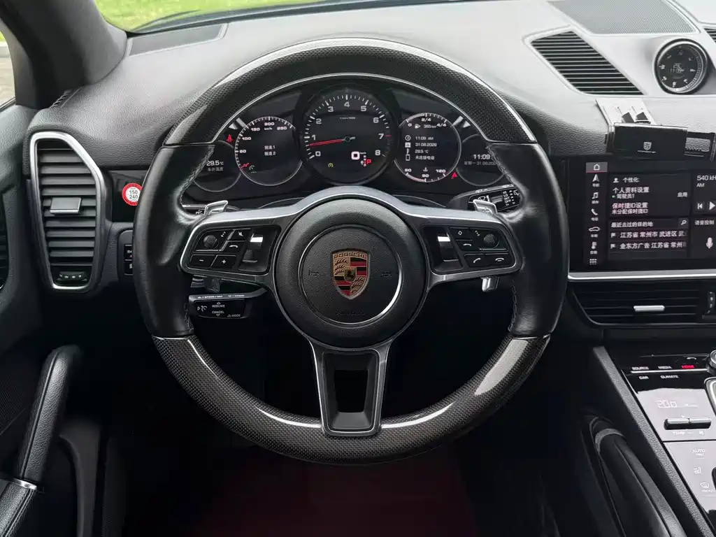 Porsche Cayenne — миниатюра 7