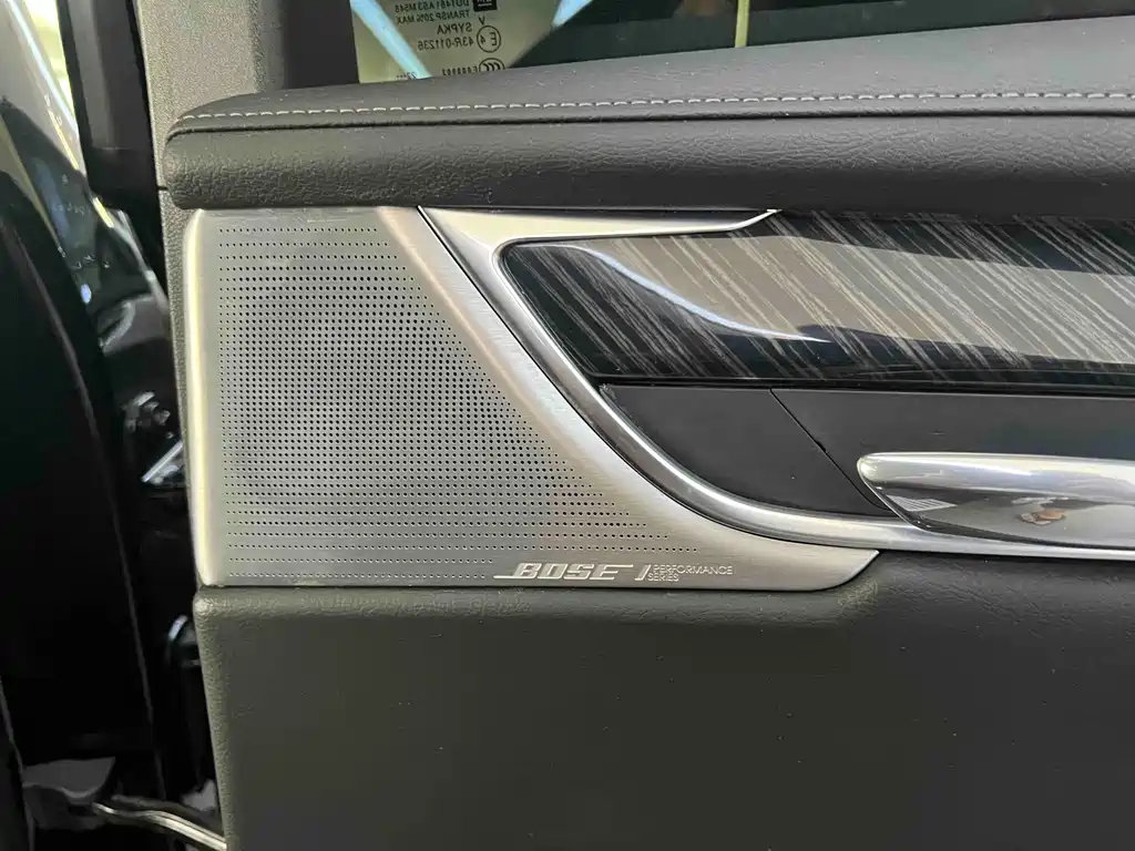 Cadillac XT6 — миниатюра 10
