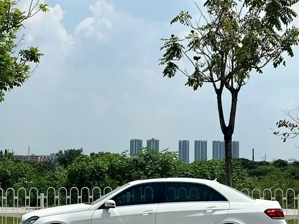 Mercedes-Benz E-Class — миниатюра 4