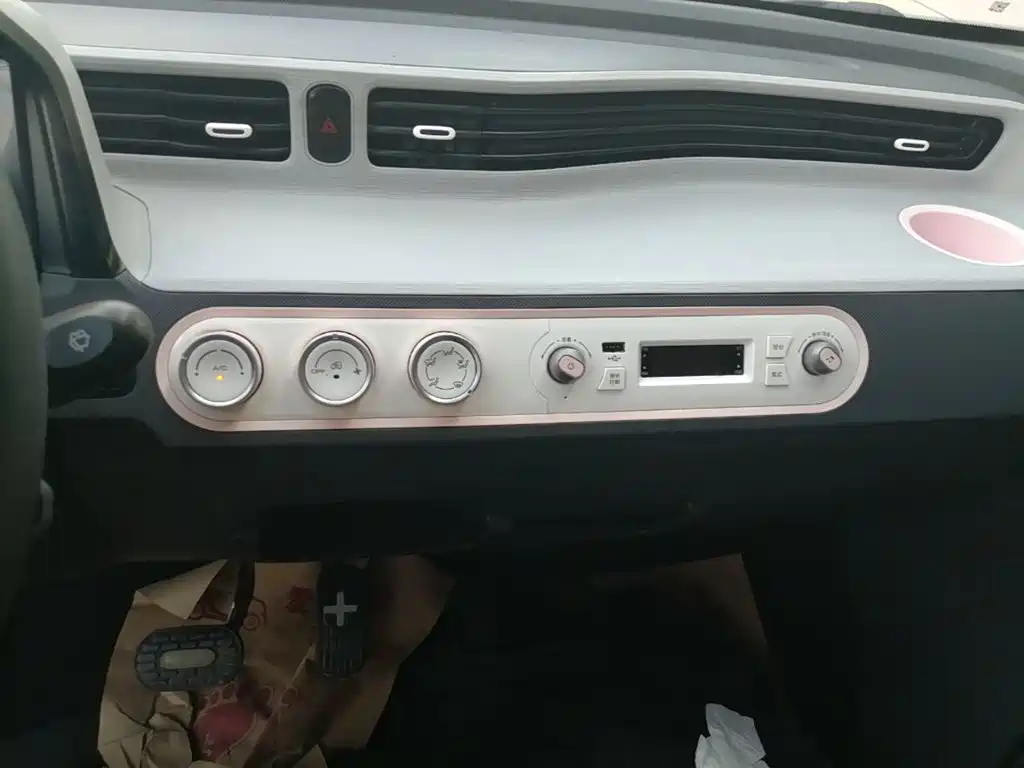 Wuling MINIEV — миниатюра 13