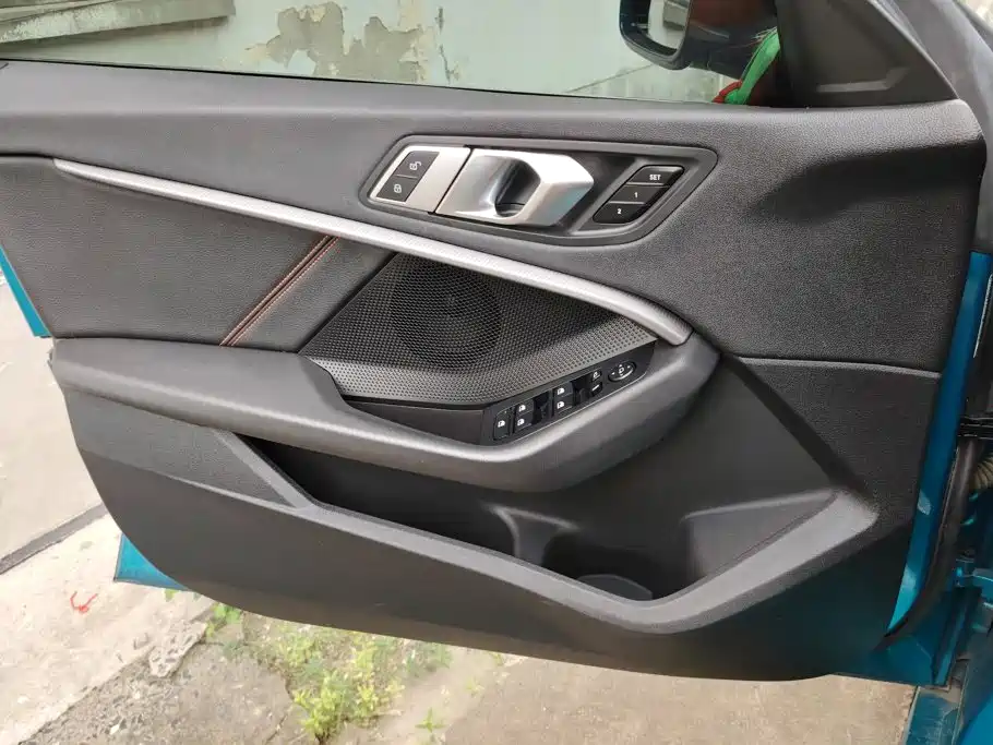 BMW 2 Series (Import) — миниатюра 7