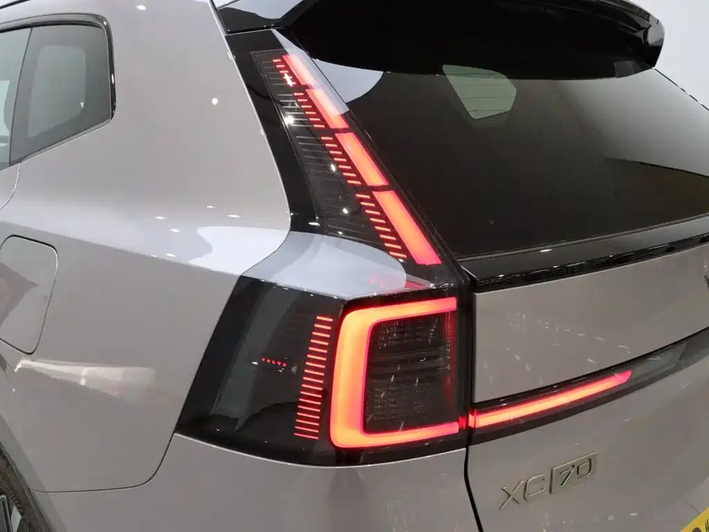 Volvo гибрид Volvo XC70 plug-in — миниатюра 18