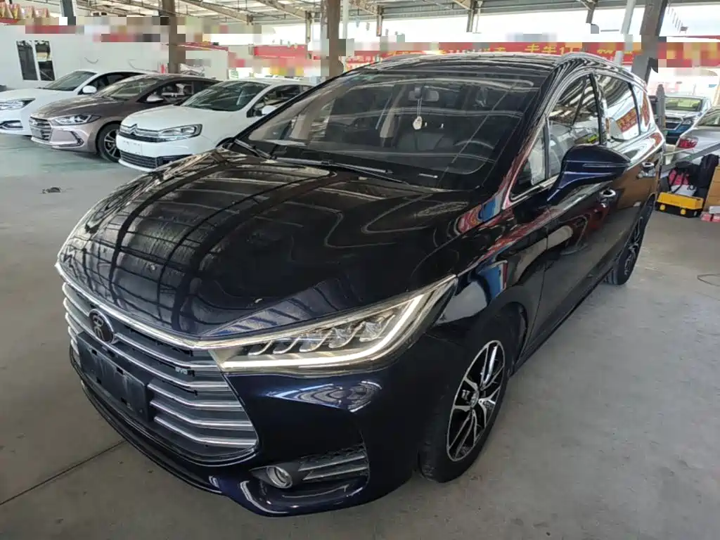 BYD MAX — миниатюра 2
