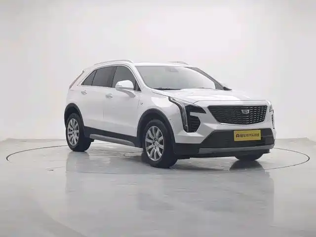 CADILLAC XT4