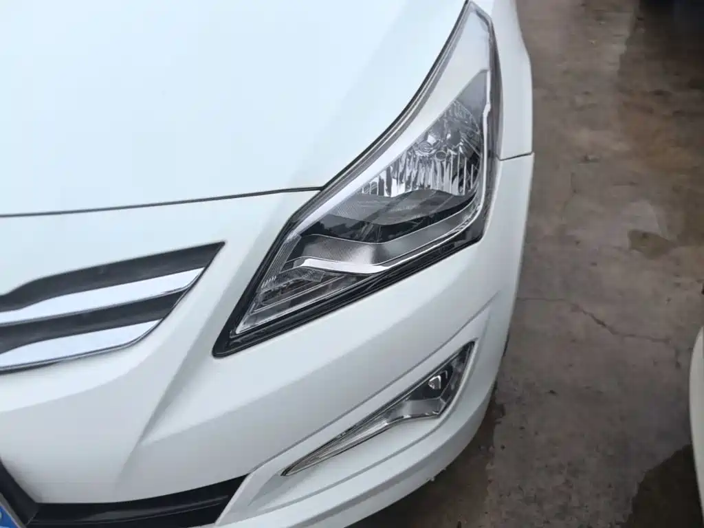 Hyundai Verna — миниатюра 24