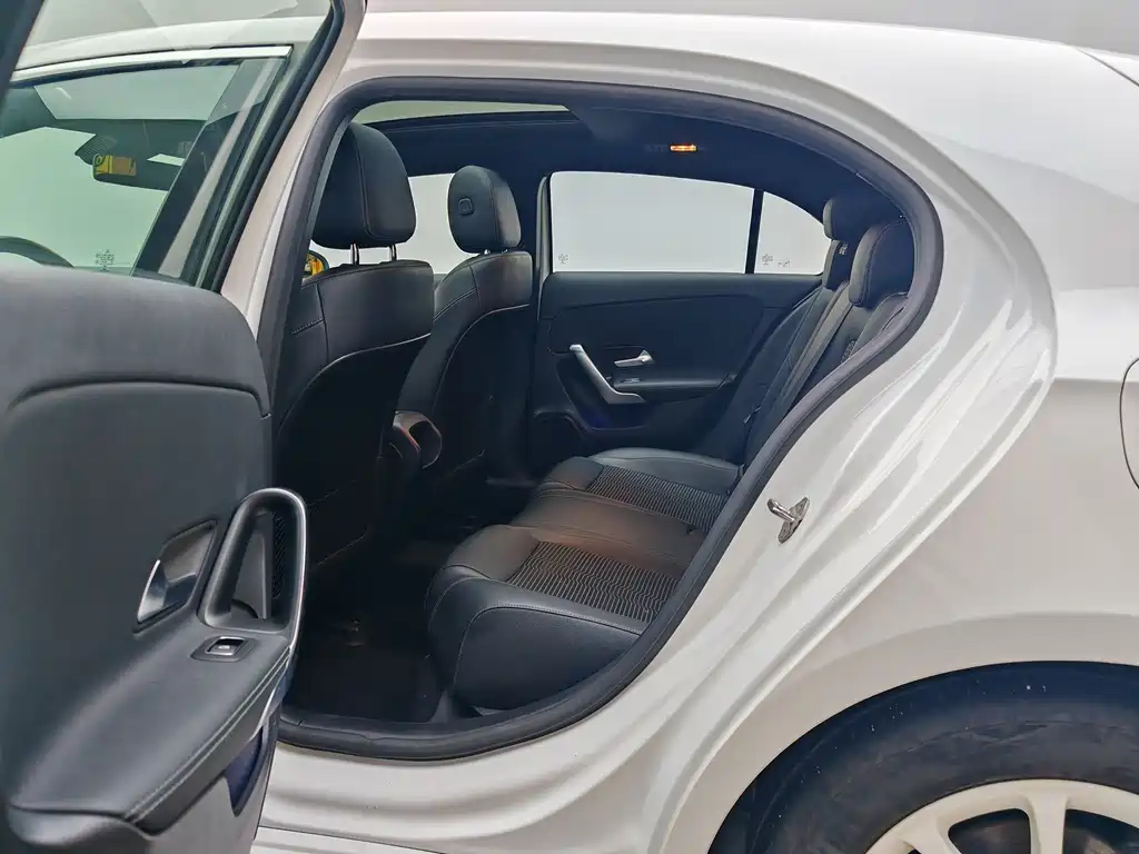 Mercedes-Benz A-Class (Import) — миниатюра 17