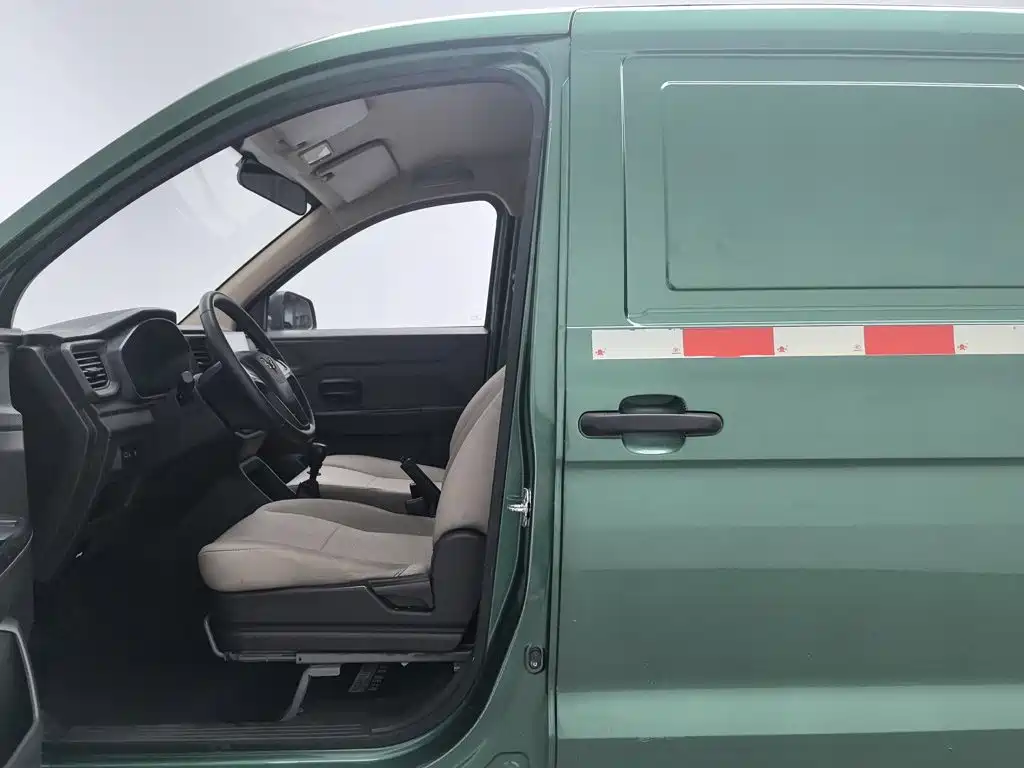 Wuling Hongguang V — миниатюра 10