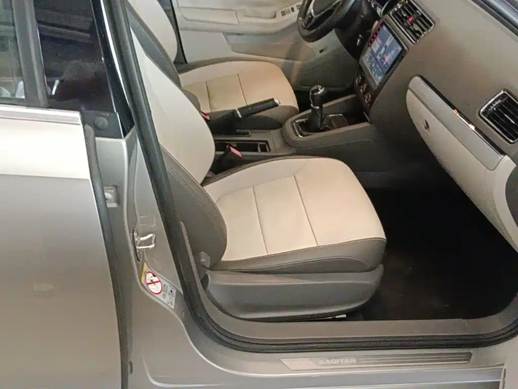 Volkswagen Sagitar — миниатюра 25