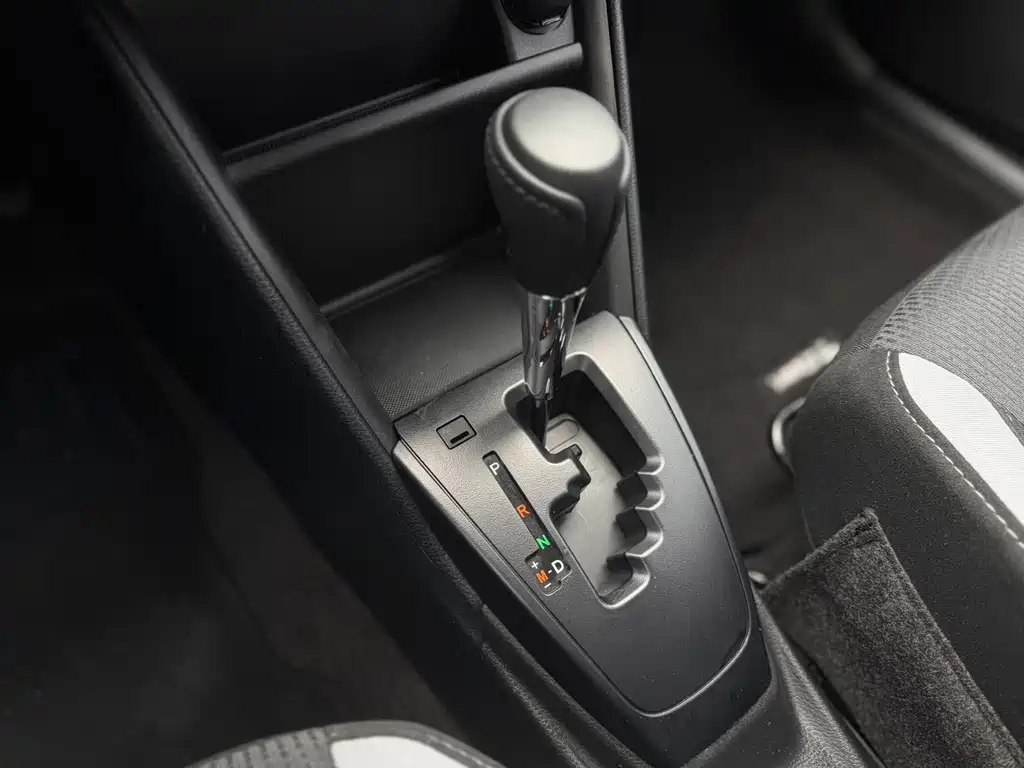 Toyota Yaris L — миниатюра 15