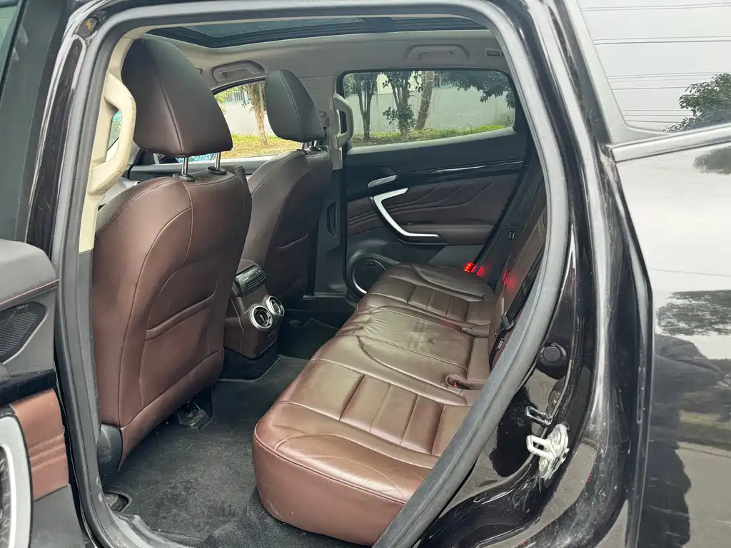 WEI PAI WEI BRAND VV7