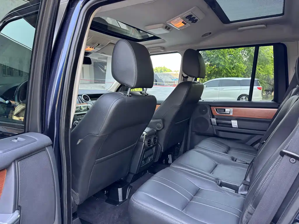 Land Rover Discovery 2015 3.0 SC V6 SE