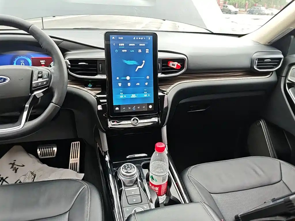 Ford Explorer — миниатюра 13
