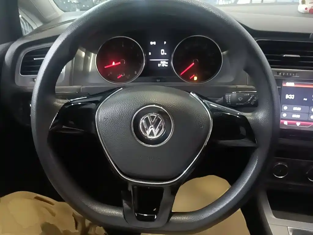Volkswagen Golf — миниатюра 11