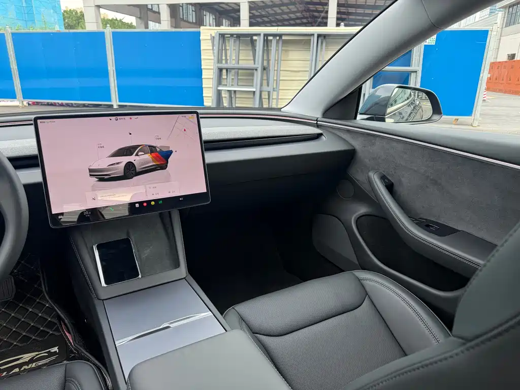 Tesla Model 3 — миниатюра 8