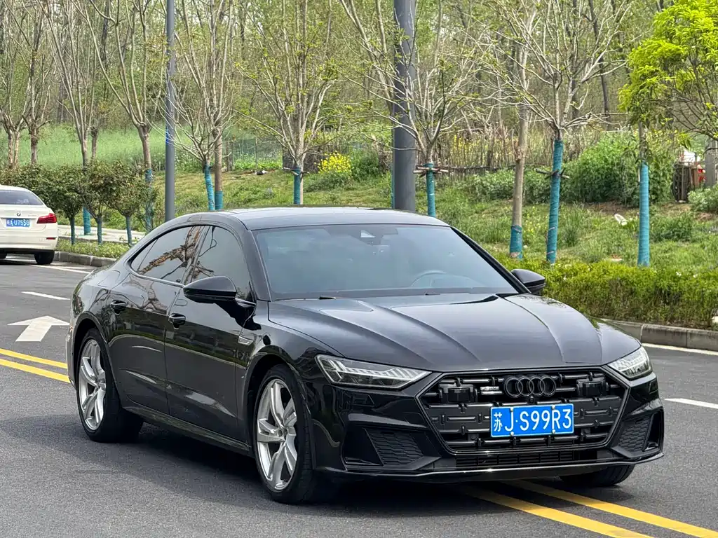 Купить Audi A7L