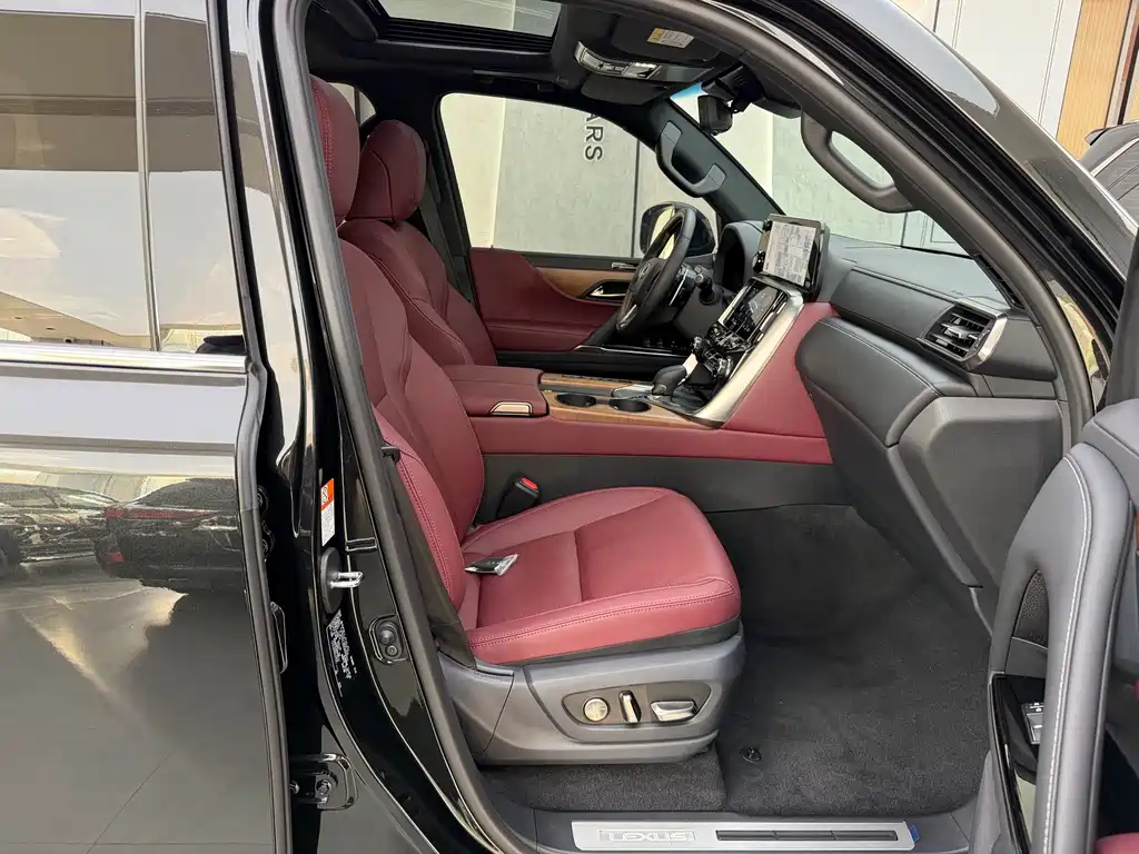 Lexus LX — миниатюра 11