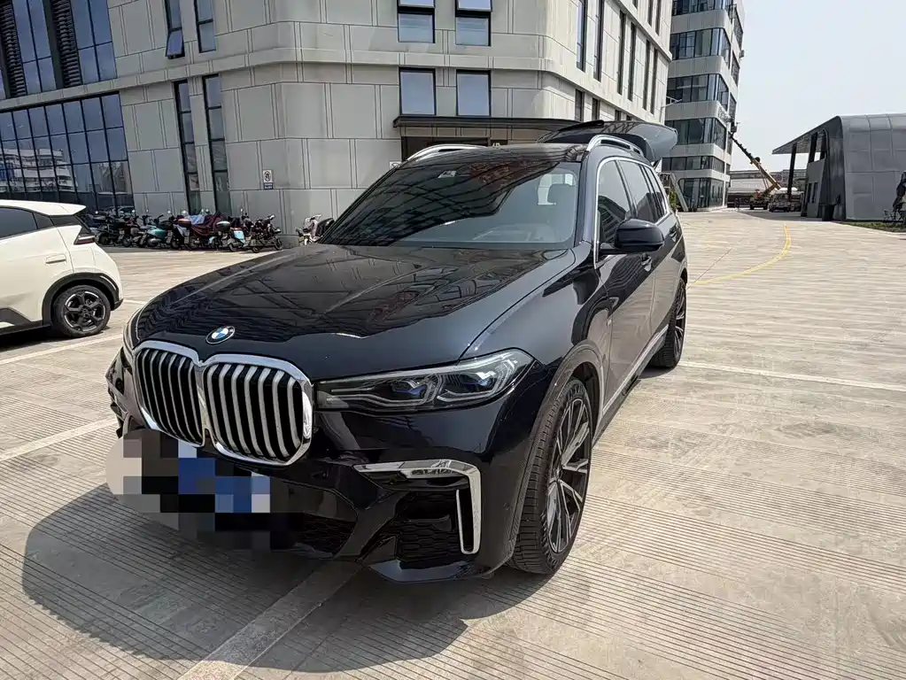 BMW X7 2021