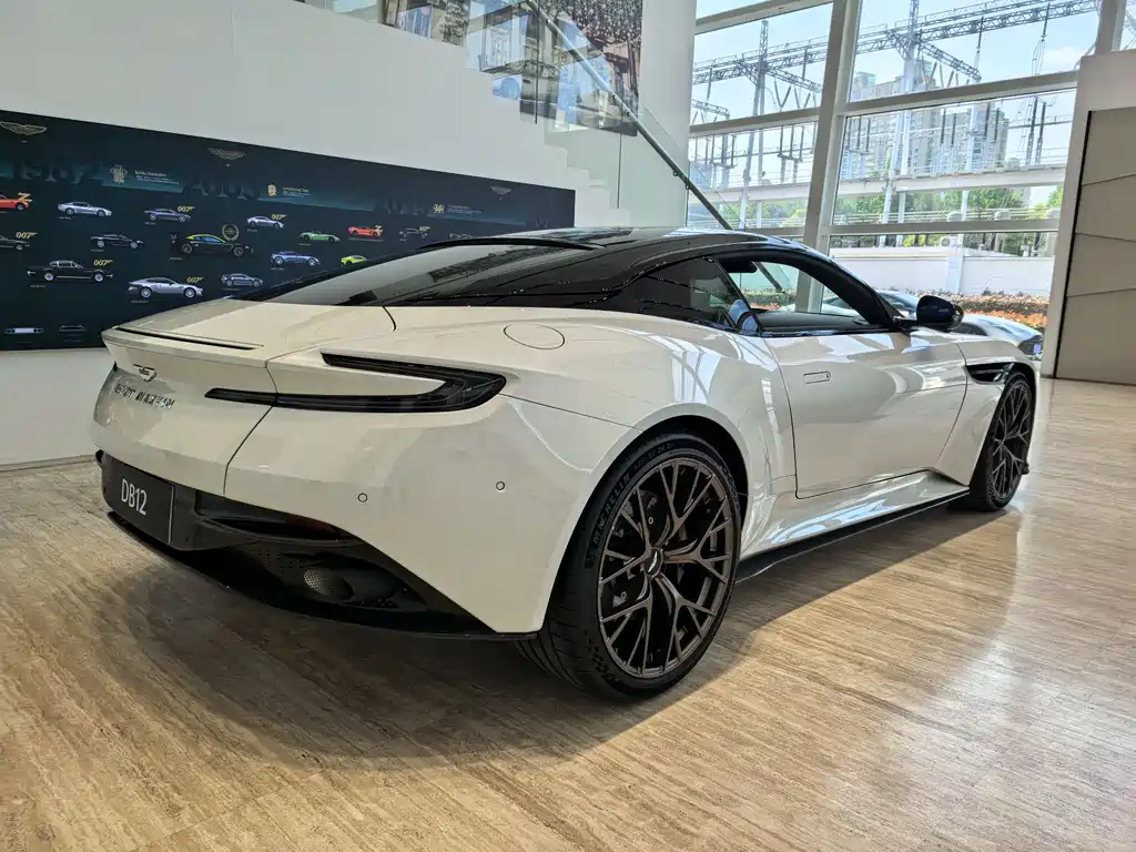 Aston Martin DB12 2025 4.0T V8 Coupe