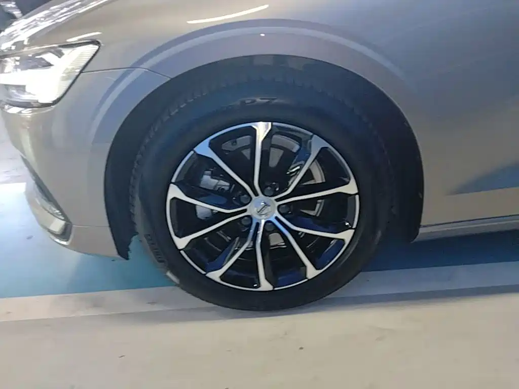 Volvo S60 — миниатюра 23