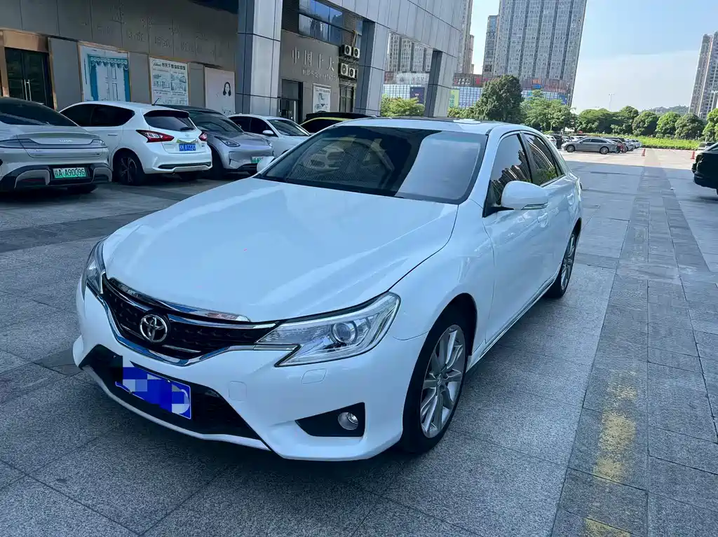 Toyota Reiz 2015