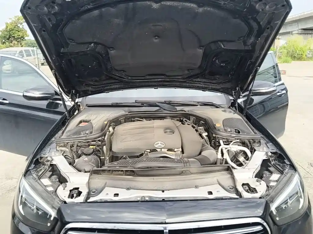 Mercedes-Benz E-Class — миниатюра 25
