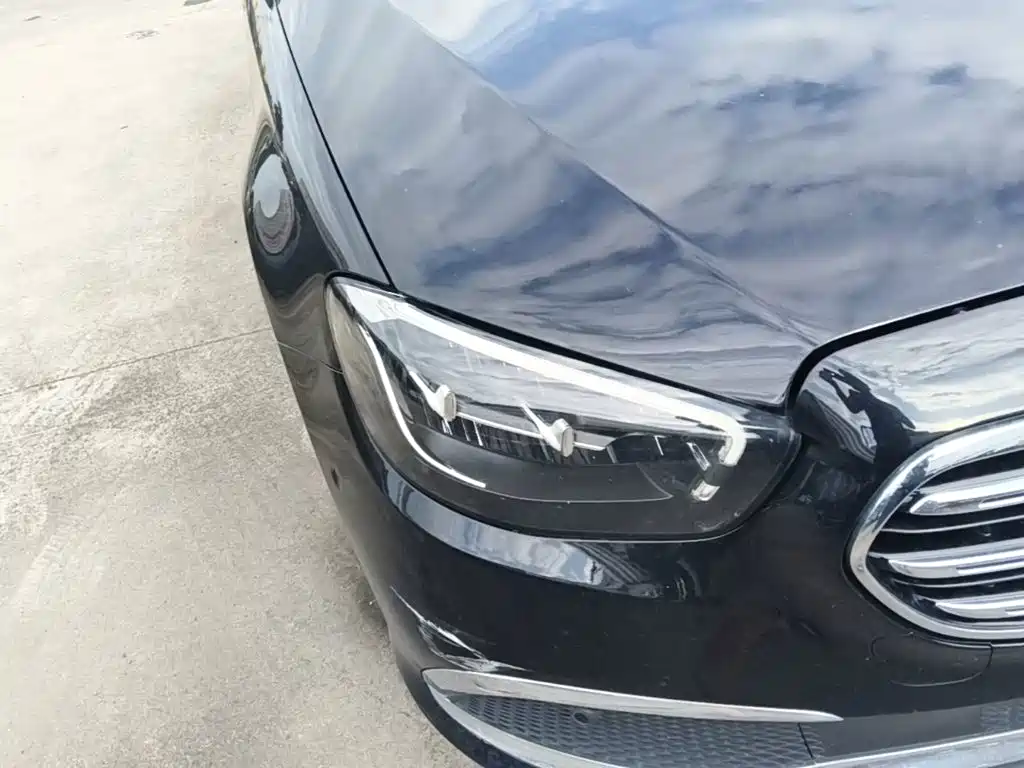 Mercedes-Benz E-Class — миниатюра 11