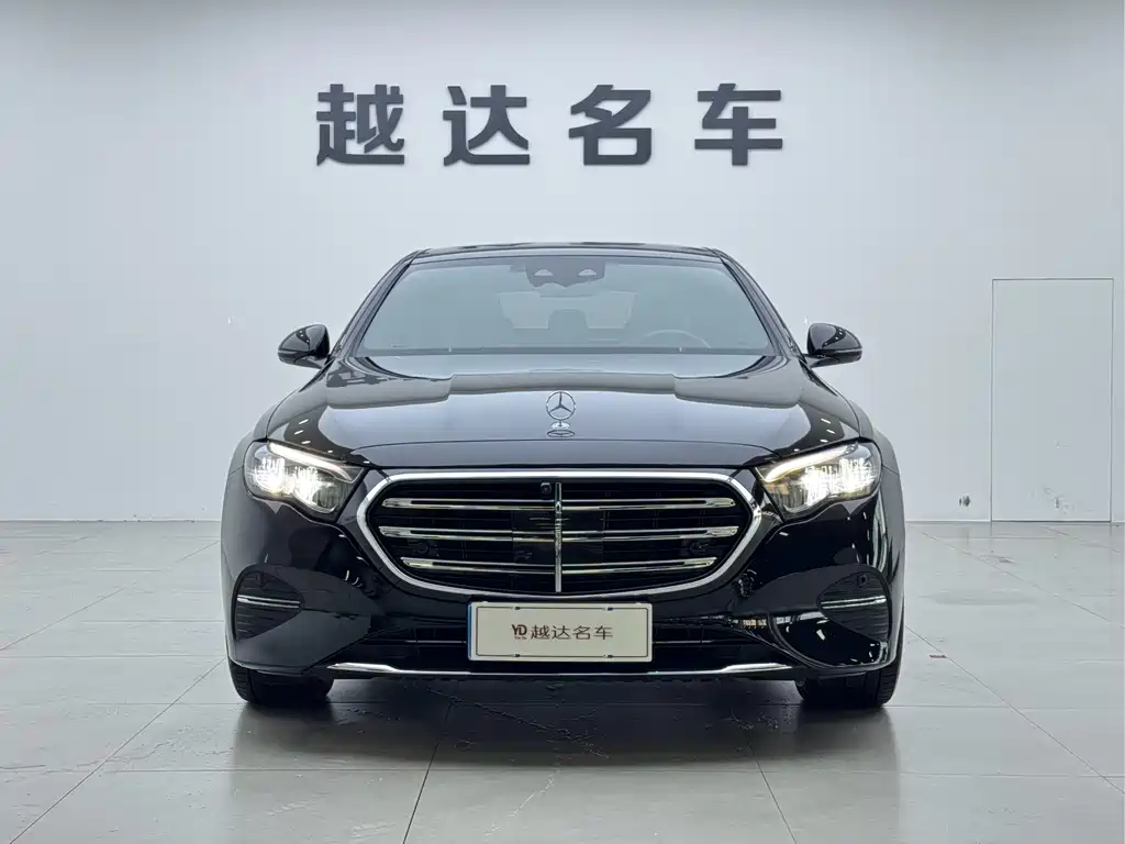 Mercedes-Benz E-Class — миниатюра 2