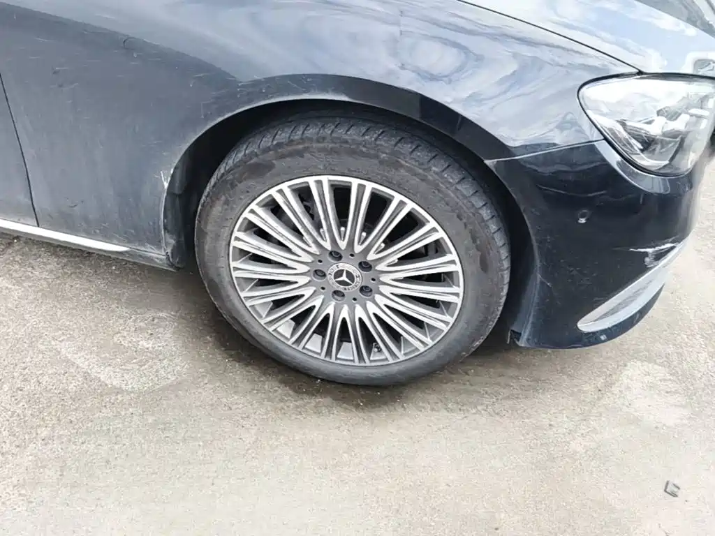 Mercedes-Benz E-Class — миниатюра 12