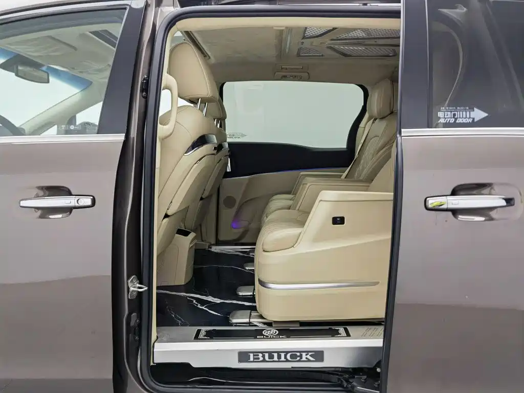 Buick GL8 — миниатюра 15