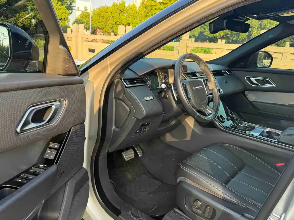 Land Rover Velar — миниатюра 7