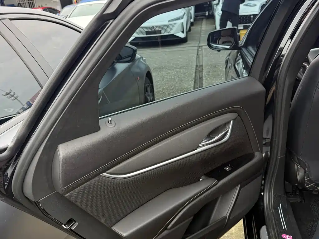 Cadillac XTS — миниатюра 9