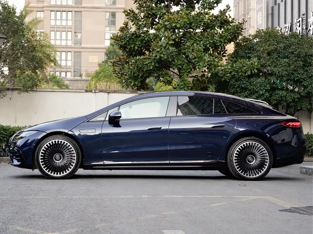 MERCEDES-BENZ EQS AMG