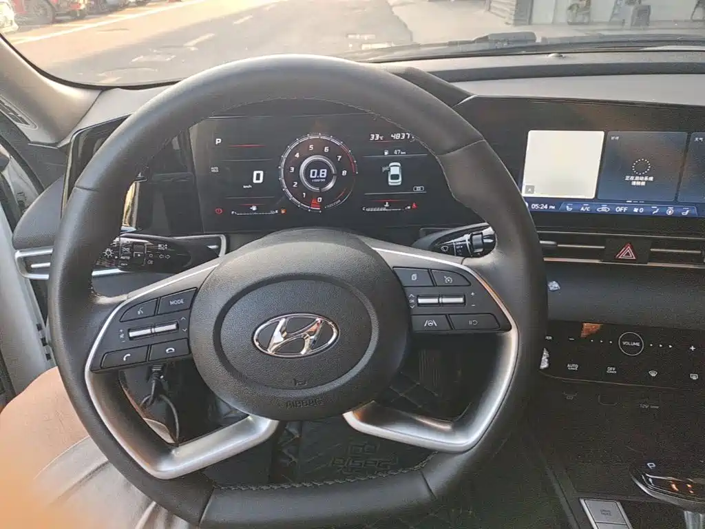 Hyundai Elantra — миниатюра 11