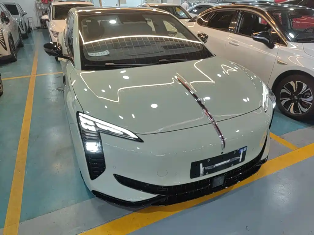 Hongqi EH7 2025 690