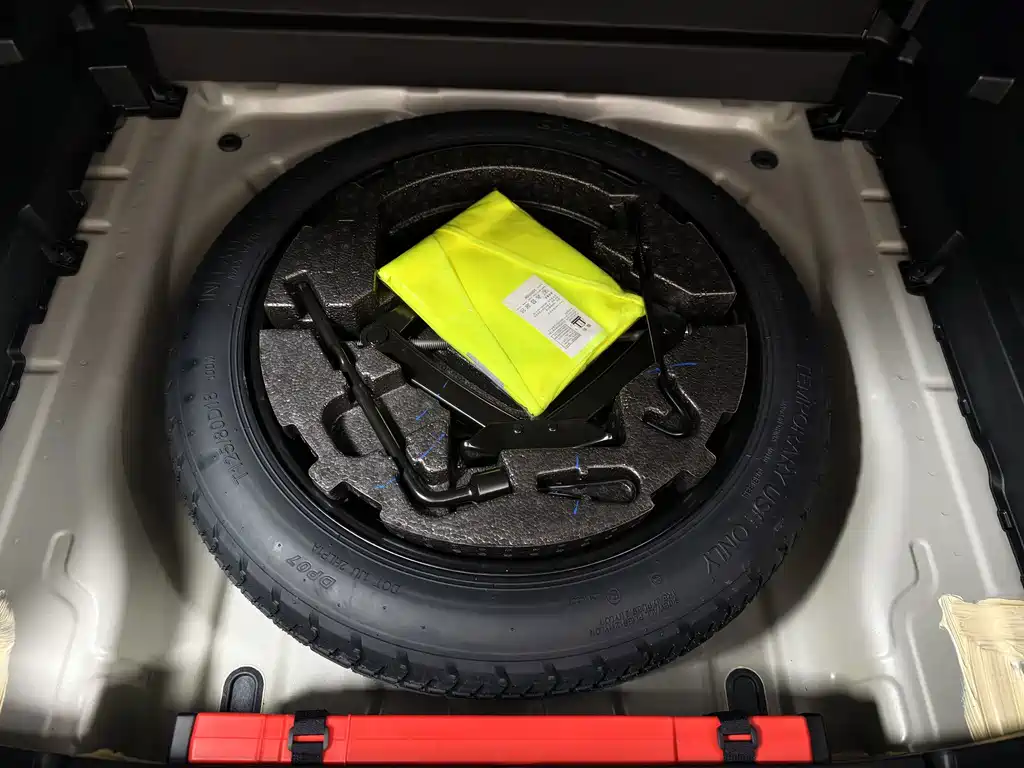 Geely Boyue L — миниатюра 17