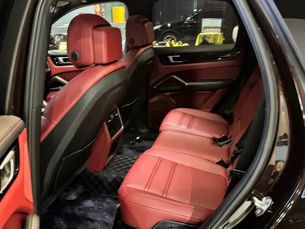 Porsche Cayenne — миниатюра 8