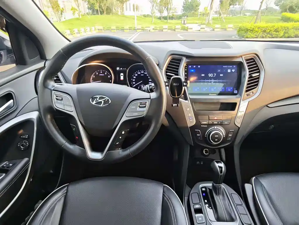 Hyundai Santa Fe — миниатюра 30