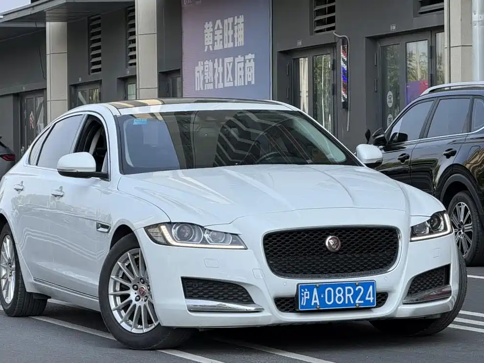 Jaguar XFL — миниатюра 3