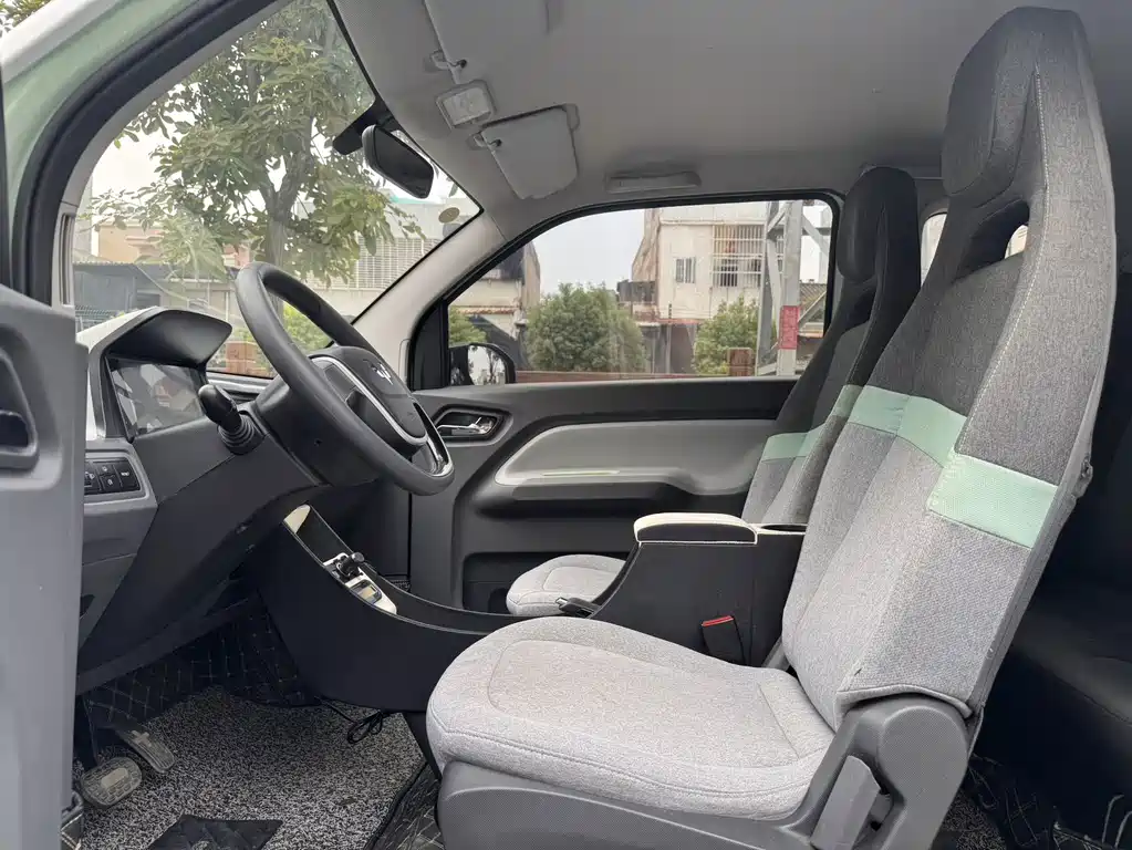Wuling MINIEV — миниатюра 6