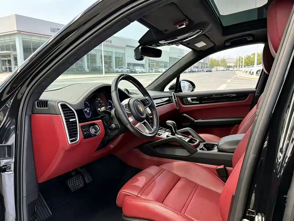 Porsche Cayenne — миниатюра 10