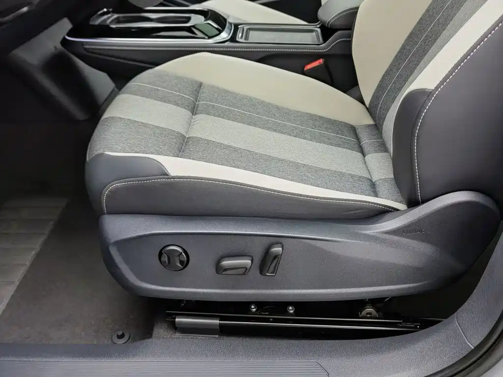 Volkswagen ID.4 Crozz — миниатюра 20