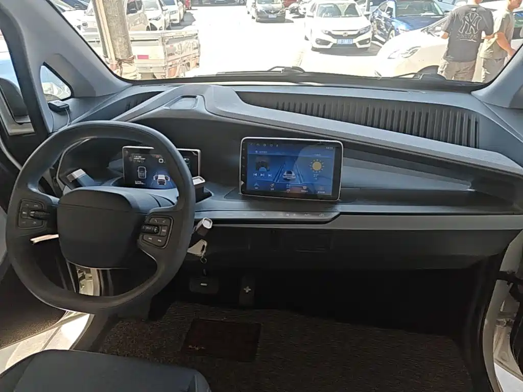 Baojun E200 — миниатюра 10